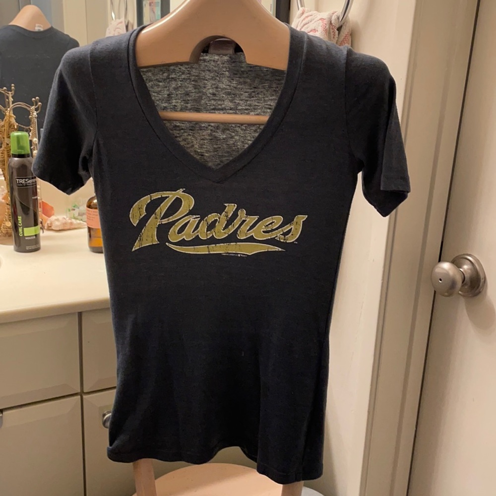 NWOT! MLB Women’s Padres T-shirt